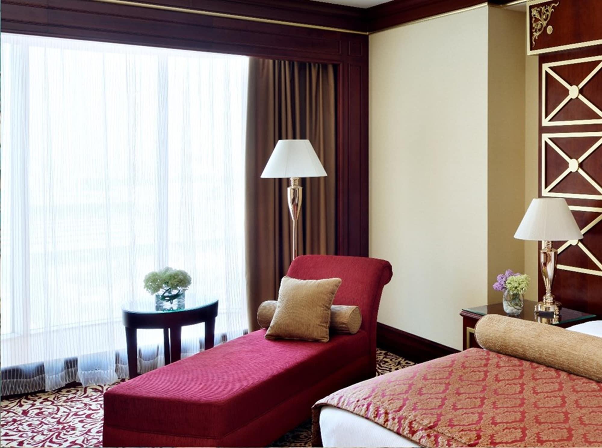 Moevenpick Hotel City Star Djedda Buitenkant foto A room at the hotel