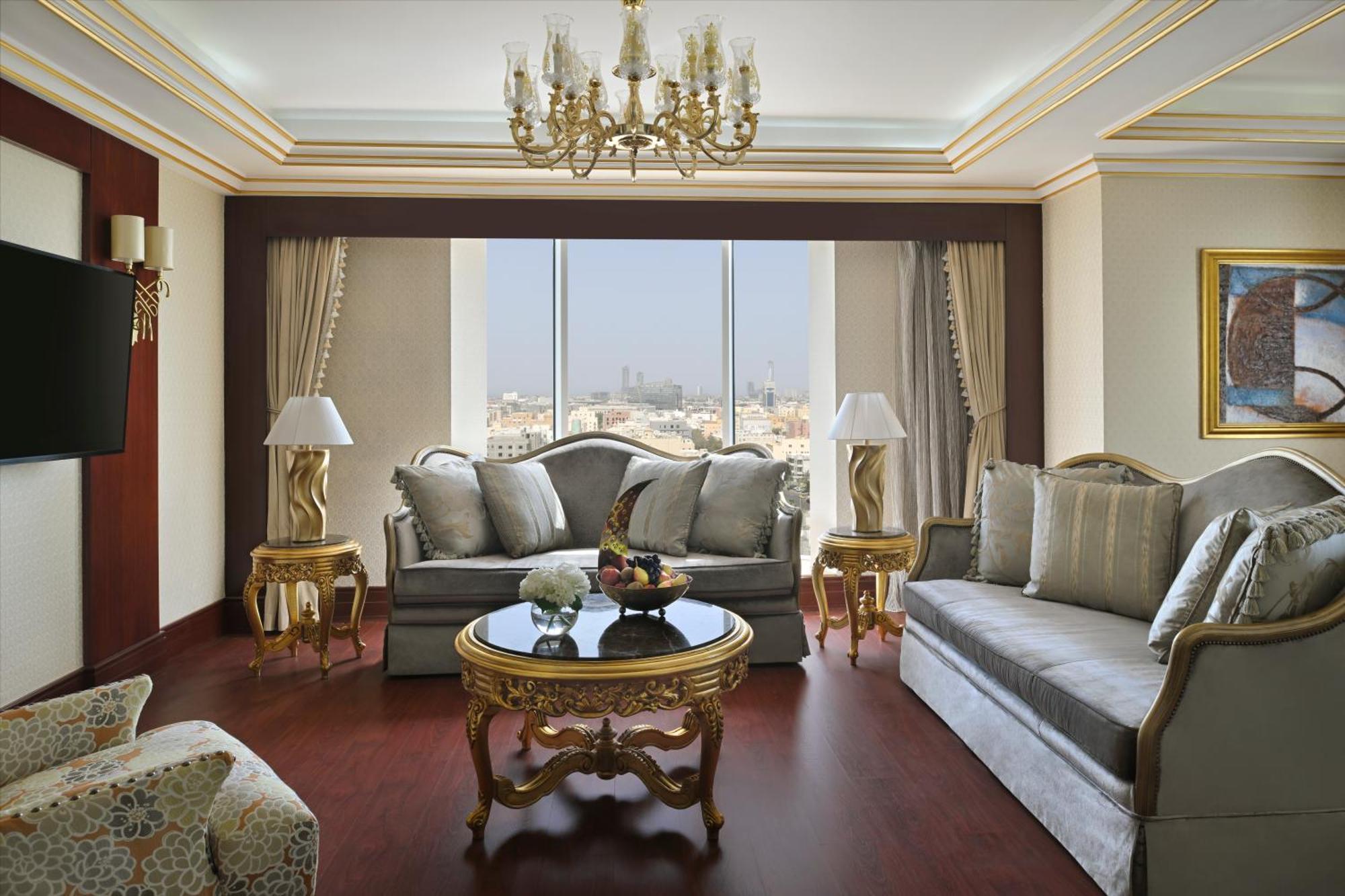 Moevenpick Hotel City Star Djedda Buitenkant foto A suite at the Ritz-Carlton, Riyadh