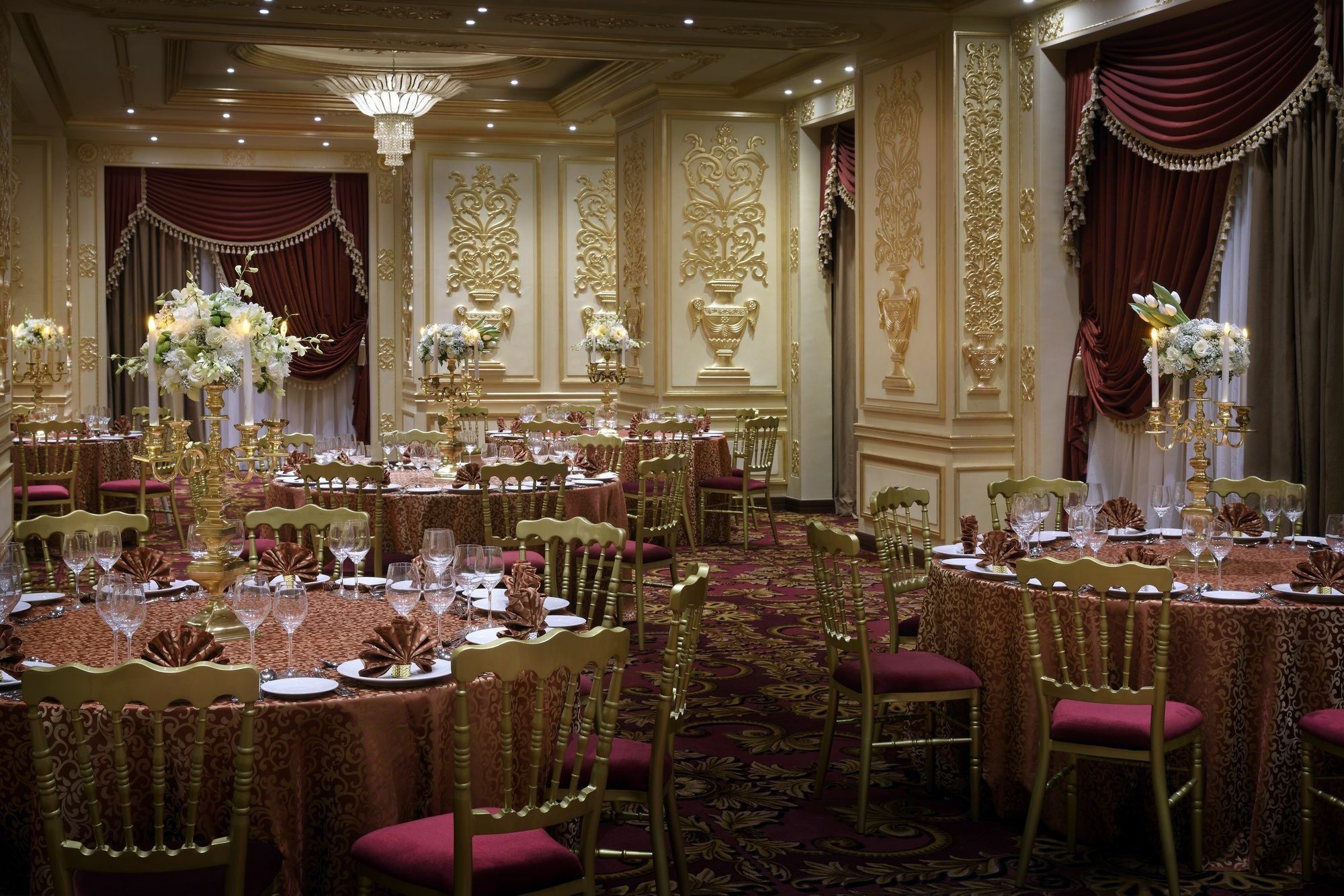 Moevenpick Hotel City Star Djedda Buitenkant foto The ballroom at the Ritz-Carlton, Tysons Corner